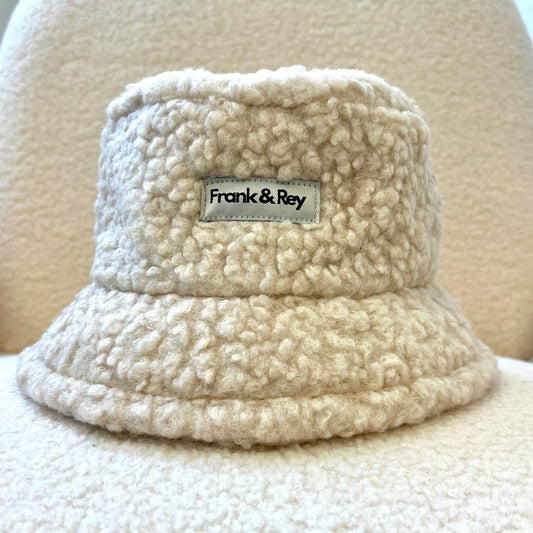 Boucle bucket hat