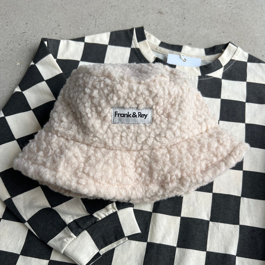 Boucle bucket hat